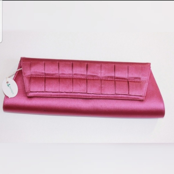 Stuart Weitzman Handbags - NWT STUART WEITZMAN BURGUNDY CLUTCH